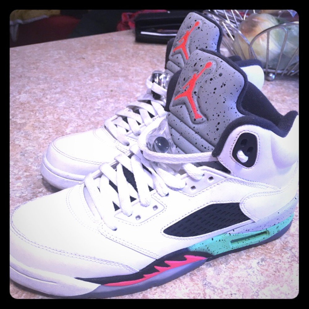 Air Jordan Retro 5 Space Jam 7Y/Women's 8.5